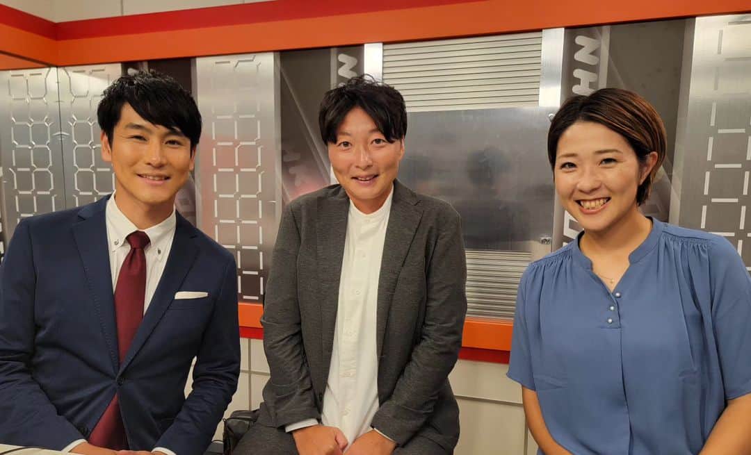 永里亜紗乃のインスタグラム：「⁡選手の皆さん、おめでとう！！！⁡ ⁡次も期待しちゃう！ ⁡⁡ ⁡ #なでしこジャパン #nhk #サッカー #解説」