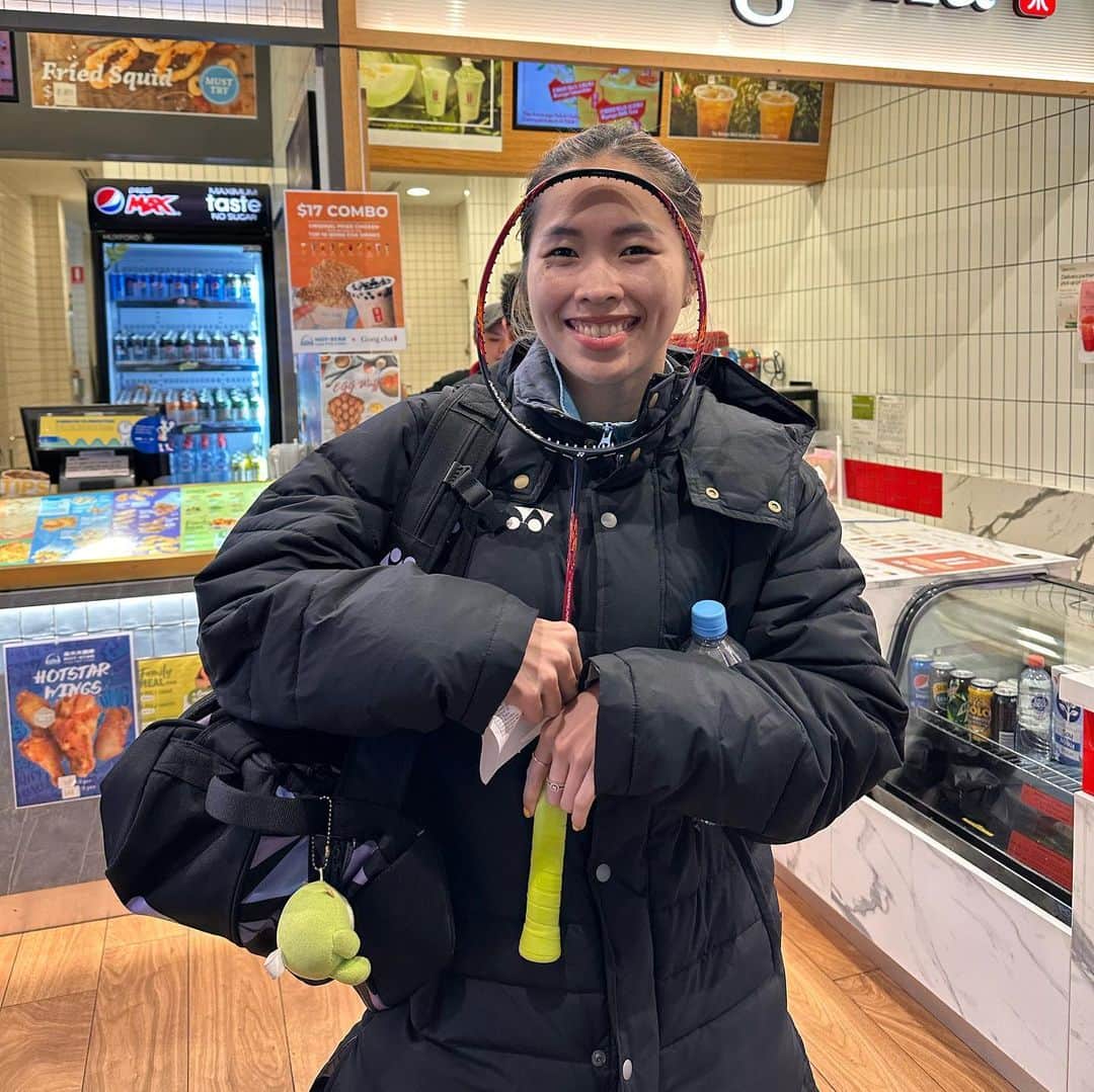 ラチャノック・インタノンのインスタグラム：「ไม่มีใครอยากให้เกิดขึ้นและเมื่อเกิดขึ้นแล้วเพียงแค่ยอมรับมัน. 🙂 #เกิดมาเป็นรัชนกนี่สุดยอดจริงๆ」