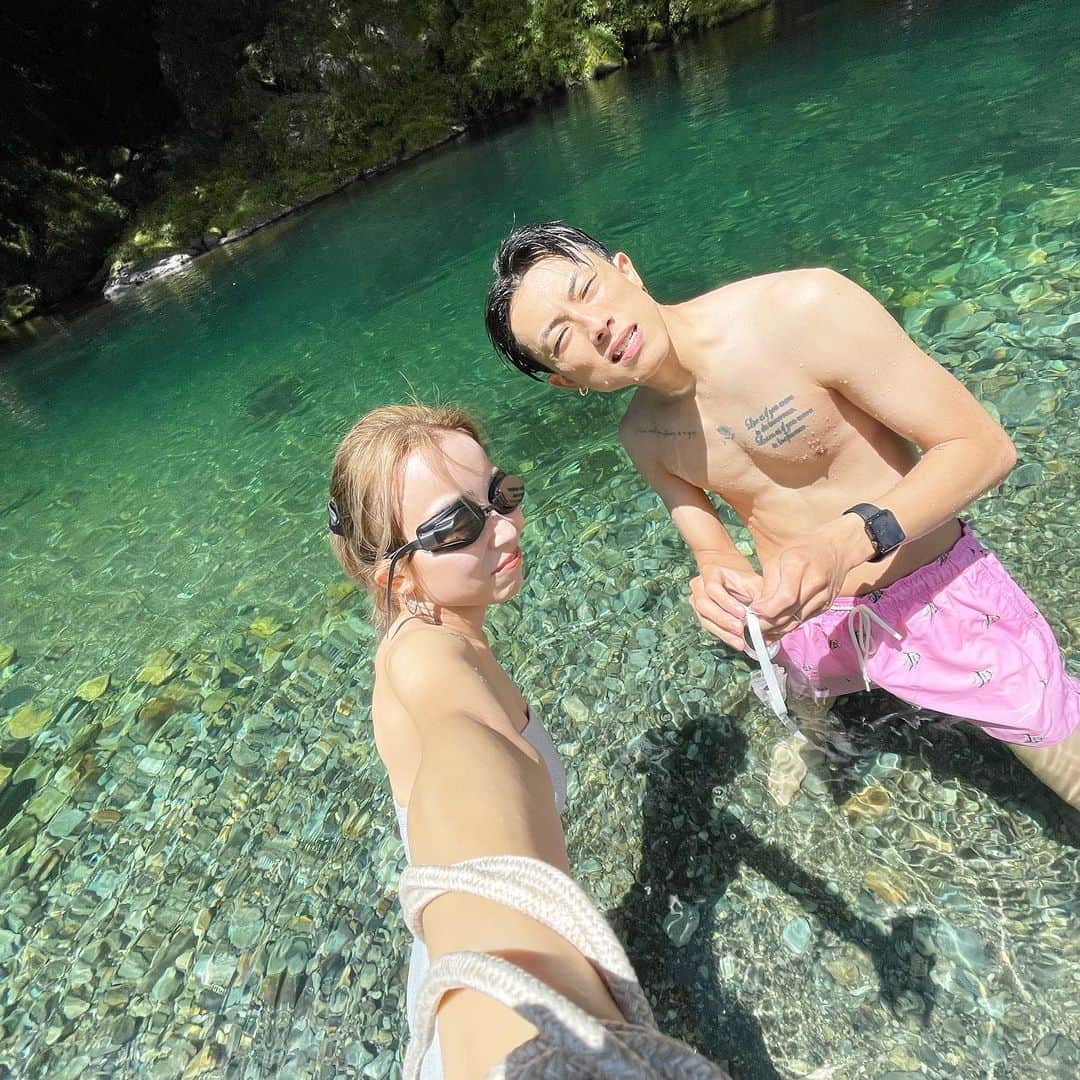 BLADeのインスタグラム：「毎年恒例の天川村。 大自然の中で贅沢な遊び。  都会の毒素を 全て浄化してきました。  来年はもっとタトゥー増えてたらええなー笑  #天川村　#みたらい渓谷」