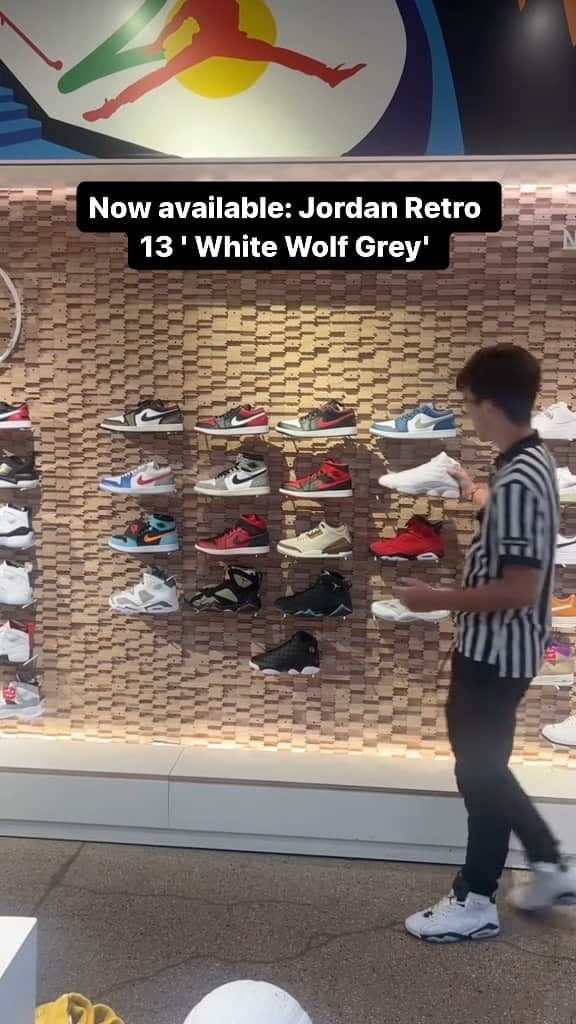 Foot Lockerのインスタグラム：「Too clean to pass up 🔥  The Jordan Retro 13 'White Wolf Grey' is now available in full family sizing in store & online」