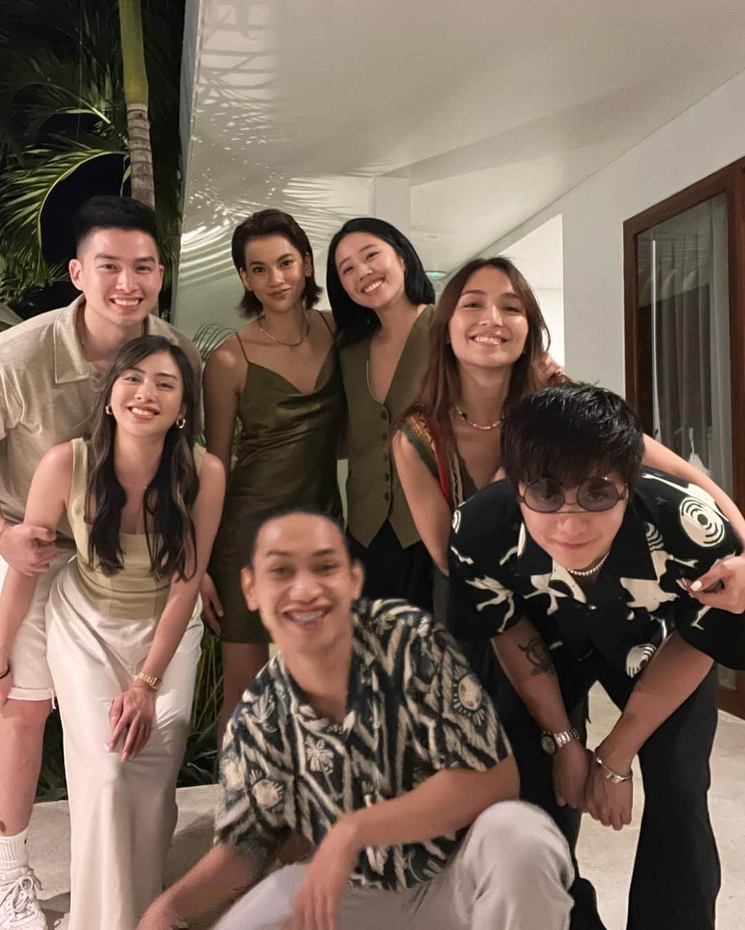Kathryn Bernardoさんのインスタグラム写真 - (Kathryn BernardoInstagram)「Spent our last few days in Bali to celebrate @arisse's birthday! Bitin, but so glad we got to do this together. 😎  30 definitely looks good on you! (But maybe cut back on the afternoon naps and try not to yawn after every meal. Hahaha!) We love you, dsnts! 🥹」8月5日 23時12分 - bernardokath