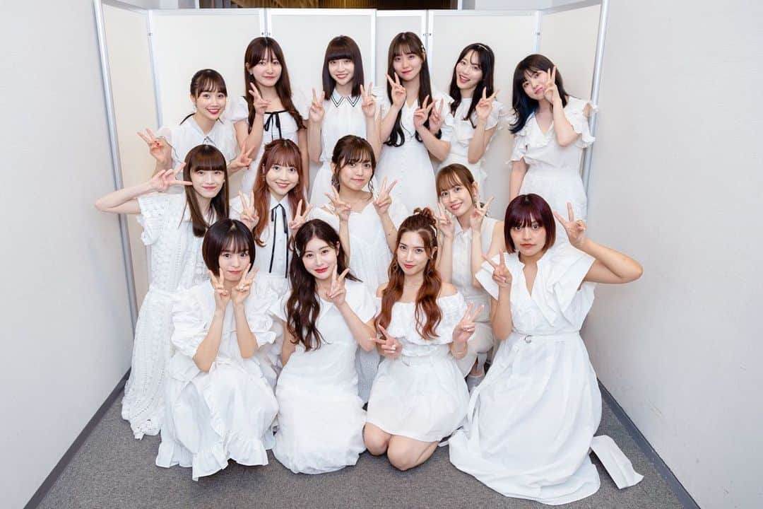 のインスタグラム：「りかたん @rika___n24x の 卒業コンサートに、 ゲストでお呼ばれしました🍒  りかたん、とっても可愛かった綺麗だった最高だった😭😭 一緒に写真を撮れなくて悲しい…😭😭  参加出来ないメンバーもいたのだけど、 昔に一気にタイムスリップしたような不思議な感覚でした⏰  #ngt #ngt48 #中井りか卒業コンサート」