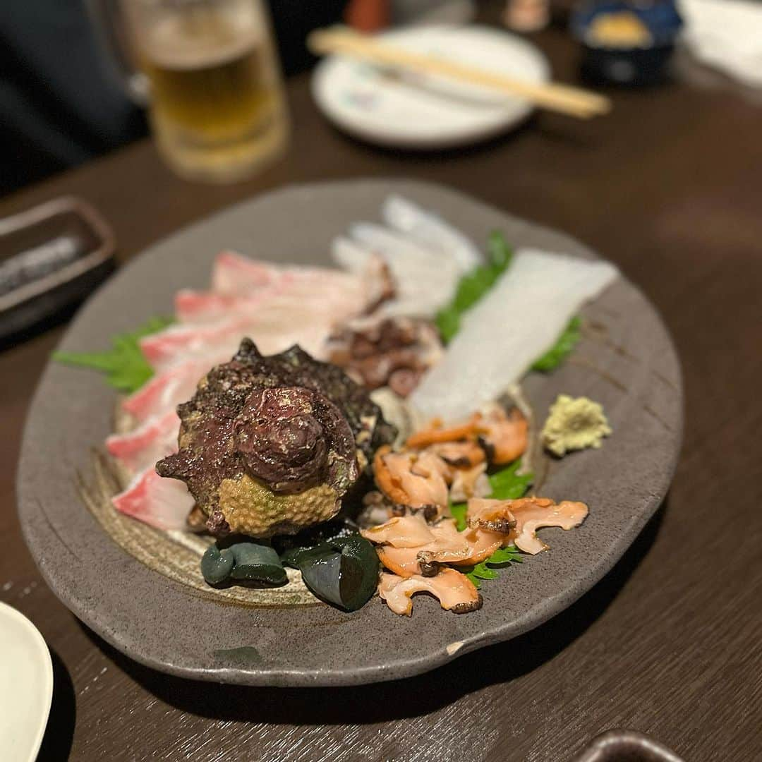 川原由維のインスタグラム：「【海と山🇯🇵】  壱岐の新鮮な魚と、五島うどんが最高なんだ😀  #フレンチ#french #福岡#博多#福岡グルメ #博多グルメ#グルメ#食べログ#西中洲#champagne#wine #中華 #焼肉#お酒#日本酒#紹興酒#お肉 #イタリアン#酒のあて#日本酒#ワイン#シャンパン#和食#日本食 #鉄板焼き #寿司 #鮨 #中洲 #壱岐」