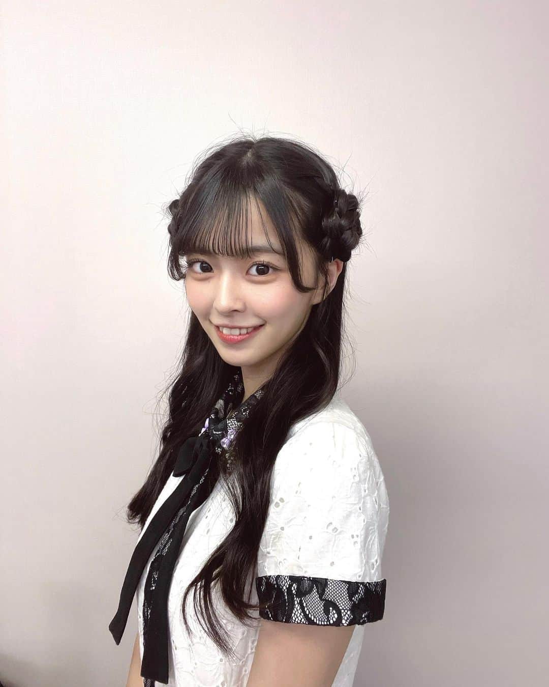 桜田彩叶のインスタグラム：「#なんば笑顔開花宣言公演 ありがとうございました 🤍  今日も皆さんの応援のおかげもあり楽しかったです！ 水分補給しっかりですよ 🥛🥛  今日は ひつじヘアしました 🐏 めっかわな髪型して頂いて嬉しい 🪄🌟   #nmb48  #アイドル  #アイドル衣装  #アイドルヘア  #ヘアメイク  #ヘアメ  #ヘアアレンジ  #ひつじヘア」