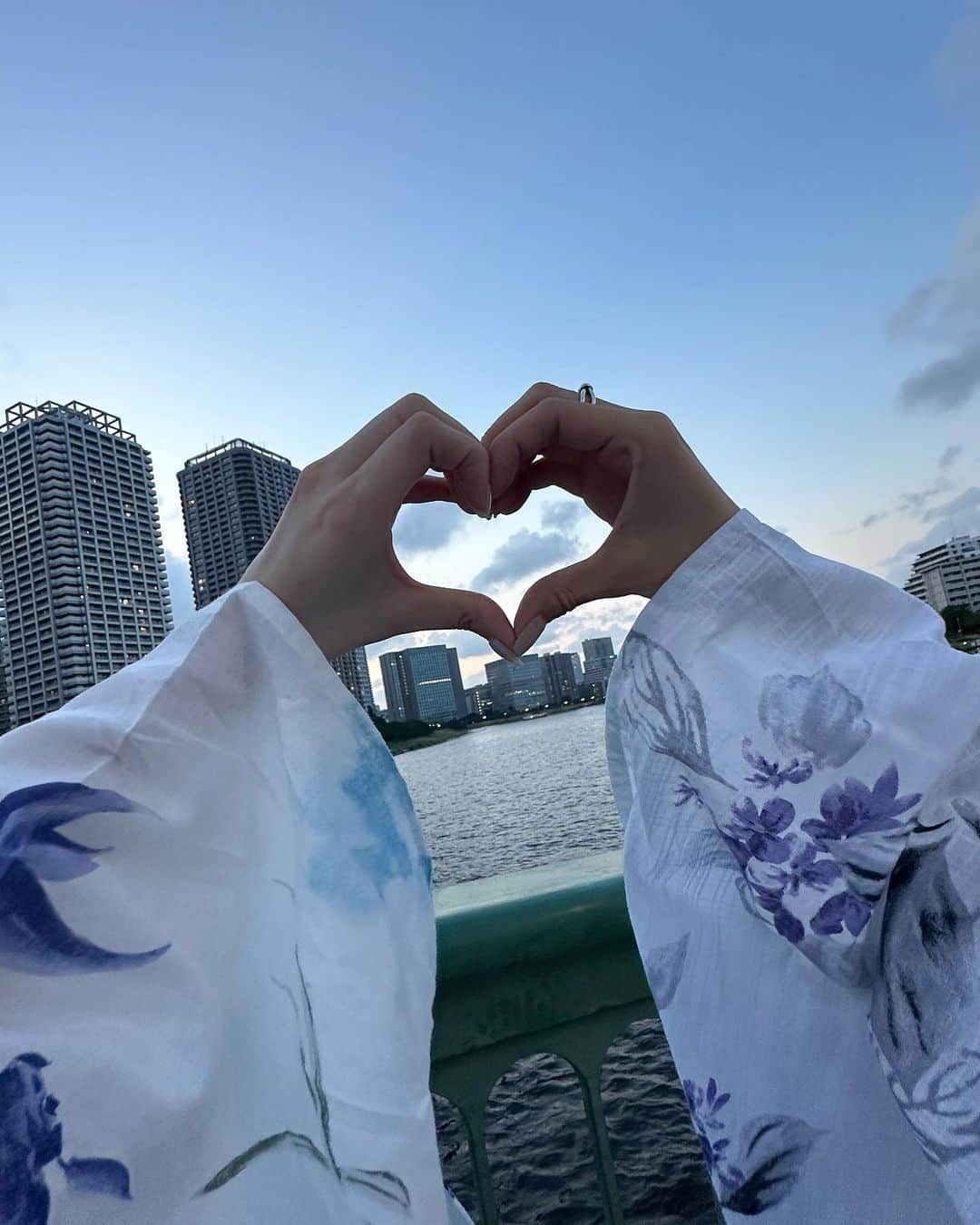 akariのインスタグラム：「🫶」