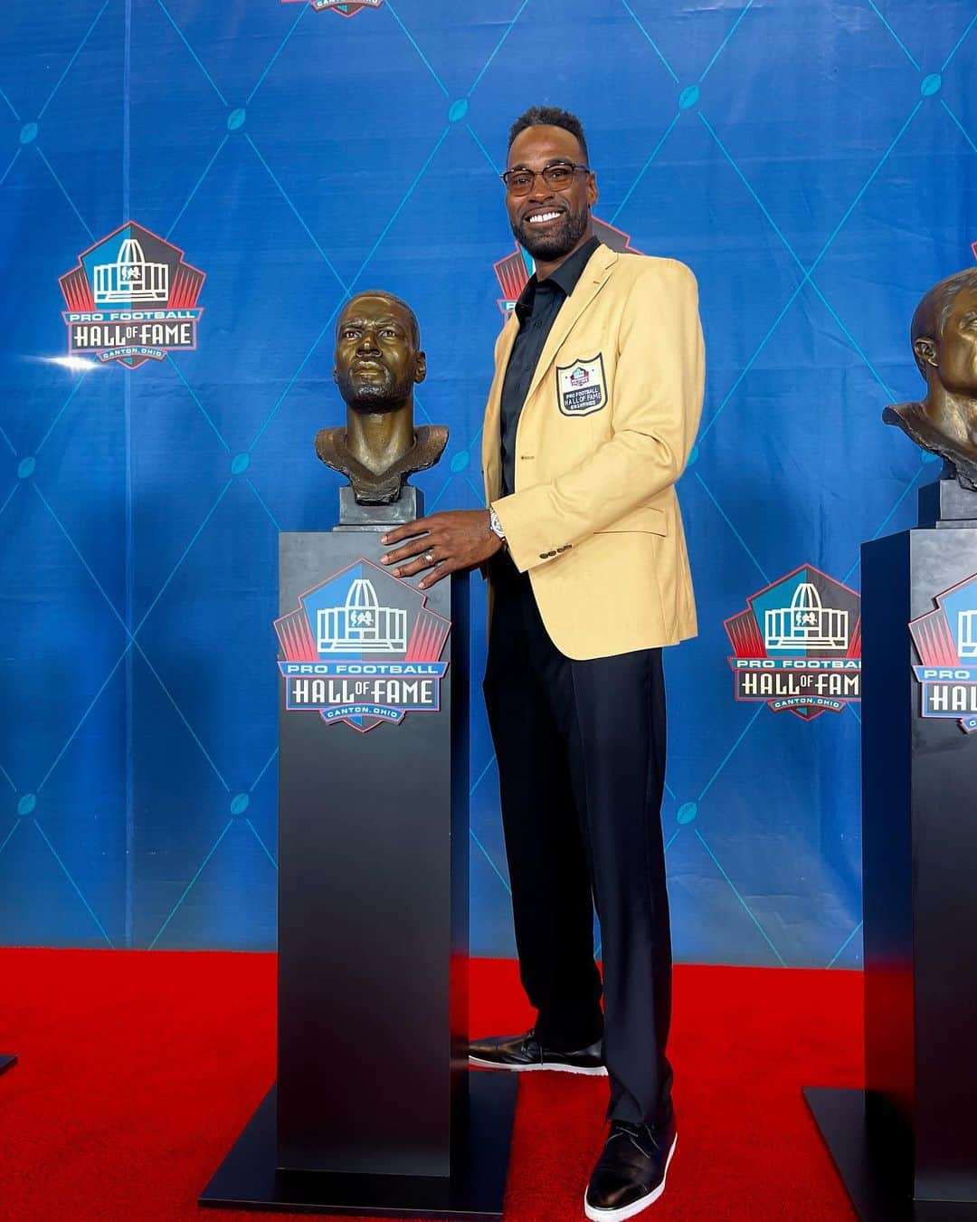 カルビン・ジョンソンさんのインスタグラム写真 - (カルビン・ジョンソンInstagram)「2 years and a special moment for the ‘07 draft class welcoming two more  greats in Darrell Revis and Joe Thomas into football immortality! 📷: @fatherpetemisty  . . . . #CalvinJohnsonJr #Megatron #DetroitLions #Detroit #FavoritePlays #HOF2021 #EightyOne #TwentyOne」8月6日 6時28分 - megatron