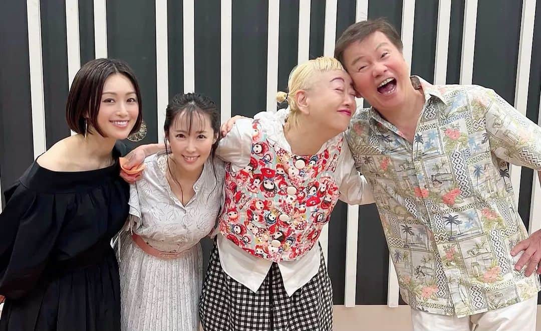 風谷南友のインスタグラム：「めちゃくちゃ素敵でカッコいい方とお会いできました！ 今週のゲストは、#Coppe 'さんです！ 生まれながらのアーティストとはこういう方だなぁと☆    ミュージシャン、ボーカリストとしてワールドワイドにご活動中！    森田さんとはドラマで共演されたこともあるそうです♪    現在はアメリカのアリゾナにお住まいだそうで、凄いい～✨    「SDGs朝一番！」では、「メロディーを通して人々の心に“癒し”と“やすらぎ”を与えている」  音楽は毛穴から勝手に入ってきて心を癒す！さすがの表現！☆彡   心の栄養ですね✨✨  酒井さんのワンピ背中リボンでかわいかった〜✨」