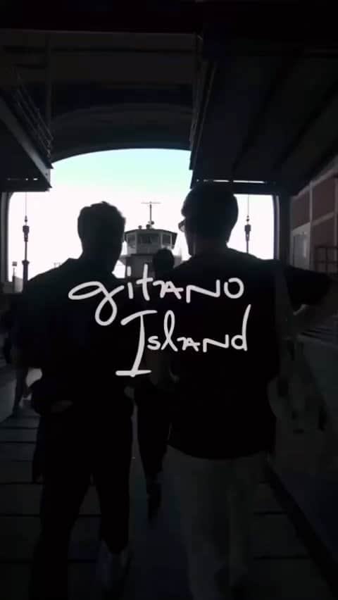 ダニエル・ポランコのインスタグラム：「TODAY @lovebreakparty  takes Governors Island again at @gitano.nyc   @soniwithaneye @kamalamuse   Super easy to get to. Governors Island Ferry runs every half hour, right next to Staten Island Ferry  Just Say Lovebreak AT THE DOOR」