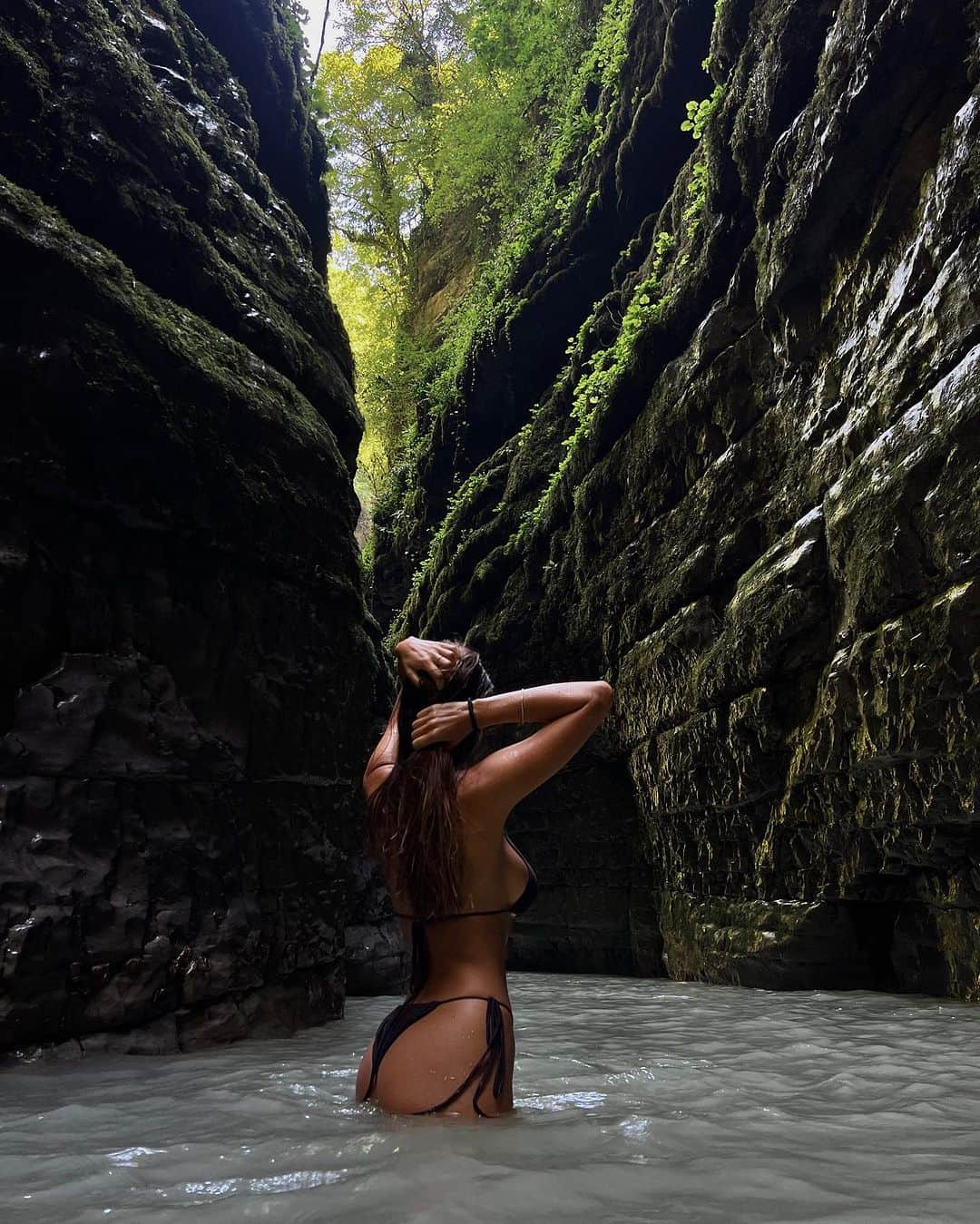 MAVRIN modelsさんのインスタグラム写真 - (MAVRIN modelsInstagram)「I can’t 💔 Canyon оn Hashupse River Abkhazia」8月6日 1時54分 - viki_odintcova