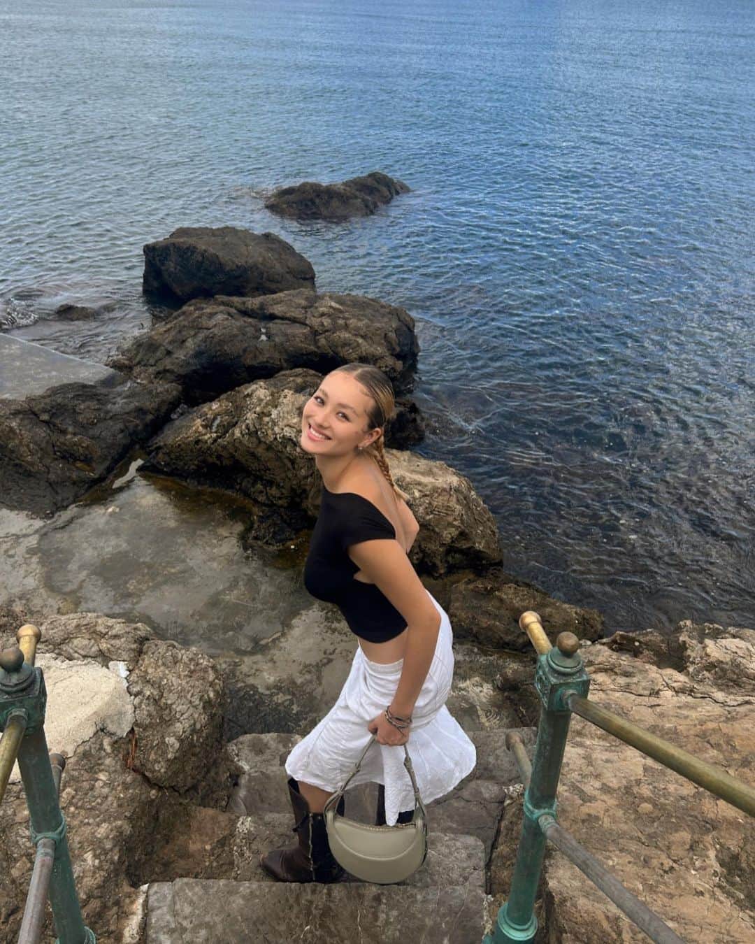 サクラ・キルシュのインスタグラム：「smile 🤭」