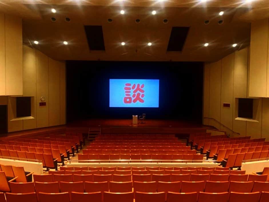 バカリズムのインスタグラム：「「バカリズム談」in福岡 1人で2時間近くただしゃべるだけのライブ。 ありがとうございました。 楽しかったです。またそのうち。」