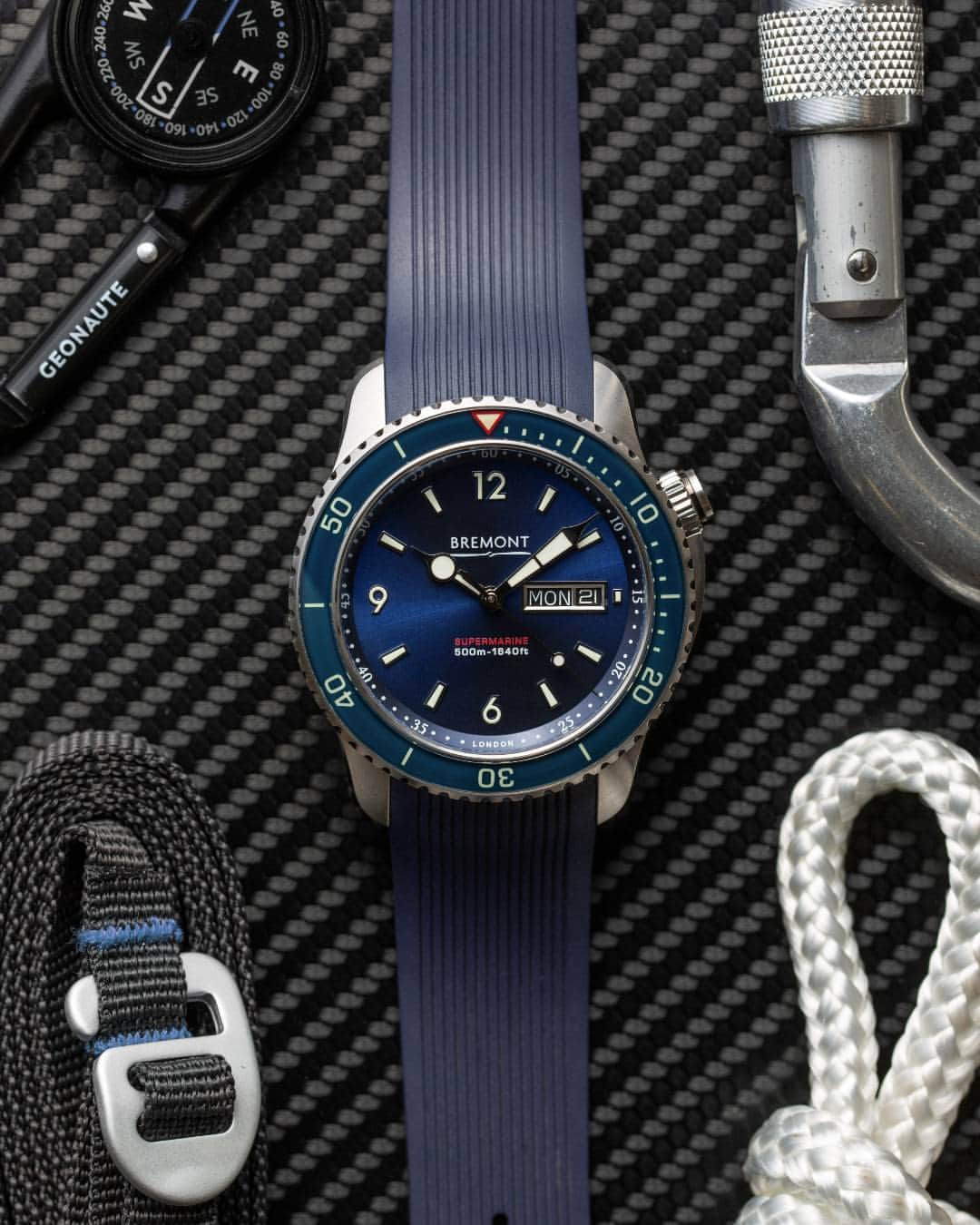 ブレモンのインスタグラム：「The Supermarine 500 is a 43mm diving watch that is both robust and exquisitely engineered. Its practical in design, but also nods to Bremont's aviation heritage.  Learn more at the Link-in-Bio 🔗  #Supermarine500 #DivingWatch #Robust #ExquisitelyEngineered #PracticalDesign #AviationHeritage #Bremont」