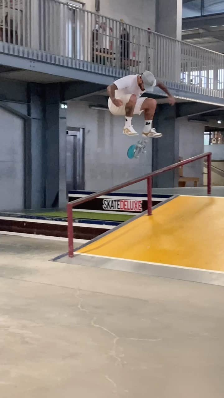 オーレリアン・ジローのインスタグラム：「@skatepark_biarritz」