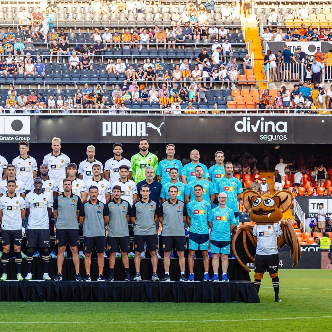 バレンシアCFさんのインスタグラム写真 - (バレンシアCFInstagram)「📸 Trofeu Taronja 23.24 🏆🍊  #ADNVCF 🦇」8月6日 4時18分 - valenciacf