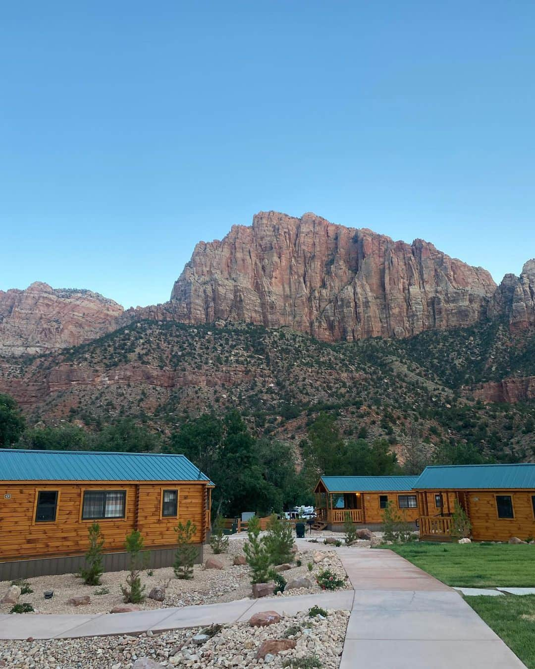 さんのインスタグラム写真 - (Instagram)「Zion ⛰️」8月6日 4時32分 - auroraperrineau