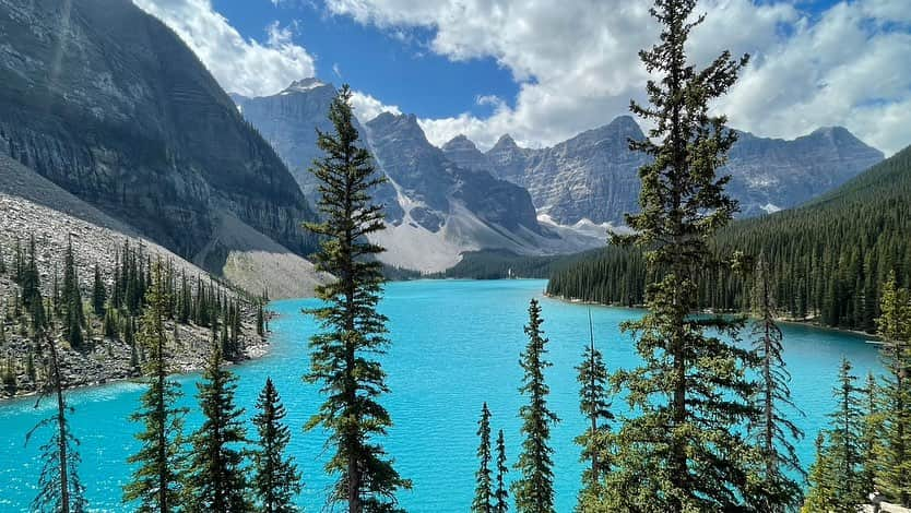 竹本カズキさんのインスタグラム写真 - (竹本カズキInstagram)「カナダ旅行記🇨🇦 トロント→キャンモア→バンフ→ヴィクトリア→バンクーバー  久しぶりの海外旅行最高でした♪ 特にカナディアンロッキーは地球の大きさを改めて感じることができたな〜⛰️  ナイアガラの滝は近く通るだけでまじ溺れるかと思った笑  #ランニング男子 #マラソントレーニング #力チャレ #ランニング初心者 #マラソン初心者   #カナダ旅行 #banff #canadianrockies #grassilakes」8月6日 15時40分 - popline.kazuki