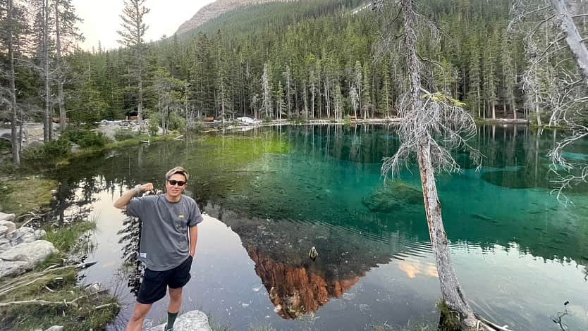 竹本カズキさんのインスタグラム写真 - (竹本カズキInstagram)「カナダ旅行記🇨🇦 トロント→キャンモア→バンフ→ヴィクトリア→バンクーバー  久しぶりの海外旅行最高でした♪ 特にカナディアンロッキーは地球の大きさを改めて感じることができたな〜⛰️  ナイアガラの滝は近く通るだけでまじ溺れるかと思った笑  #ランニング男子 #マラソントレーニング #力チャレ #ランニング初心者 #マラソン初心者   #カナダ旅行 #banff #canadianrockies #grassilakes」8月6日 15時40分 - popline.kazuki