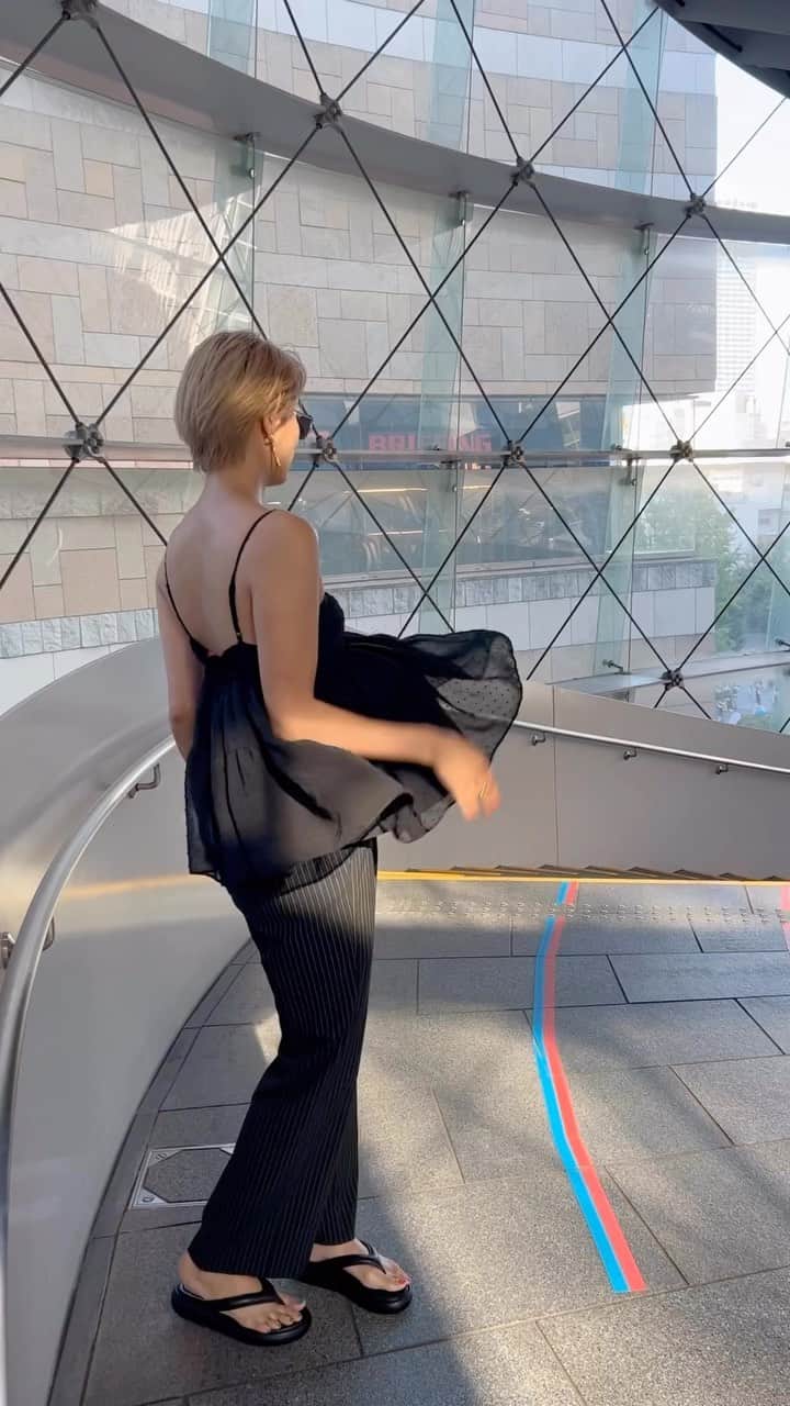 のインスタグラム：「ひらってなってブラが見えそうになってちょっと焦るの巻 #code #coel #ohotoro #ootd #outfit #夏コーデ　#asuca_fashion」