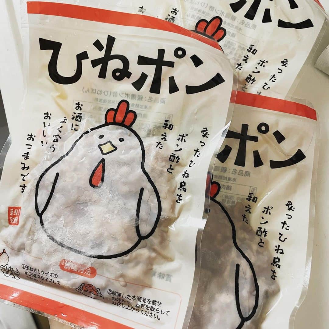亀田史郎のインスタグラム：「#業務用スーパー #鳥 #鶏 #ひねポン #おつまみ #亀田史郎 #3150  コレは見かけたら買いです！」