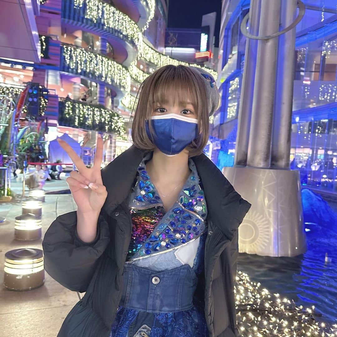 金子みゆのインスタグラム：「🩵💙🩵💙   #キャナルシティ博多」