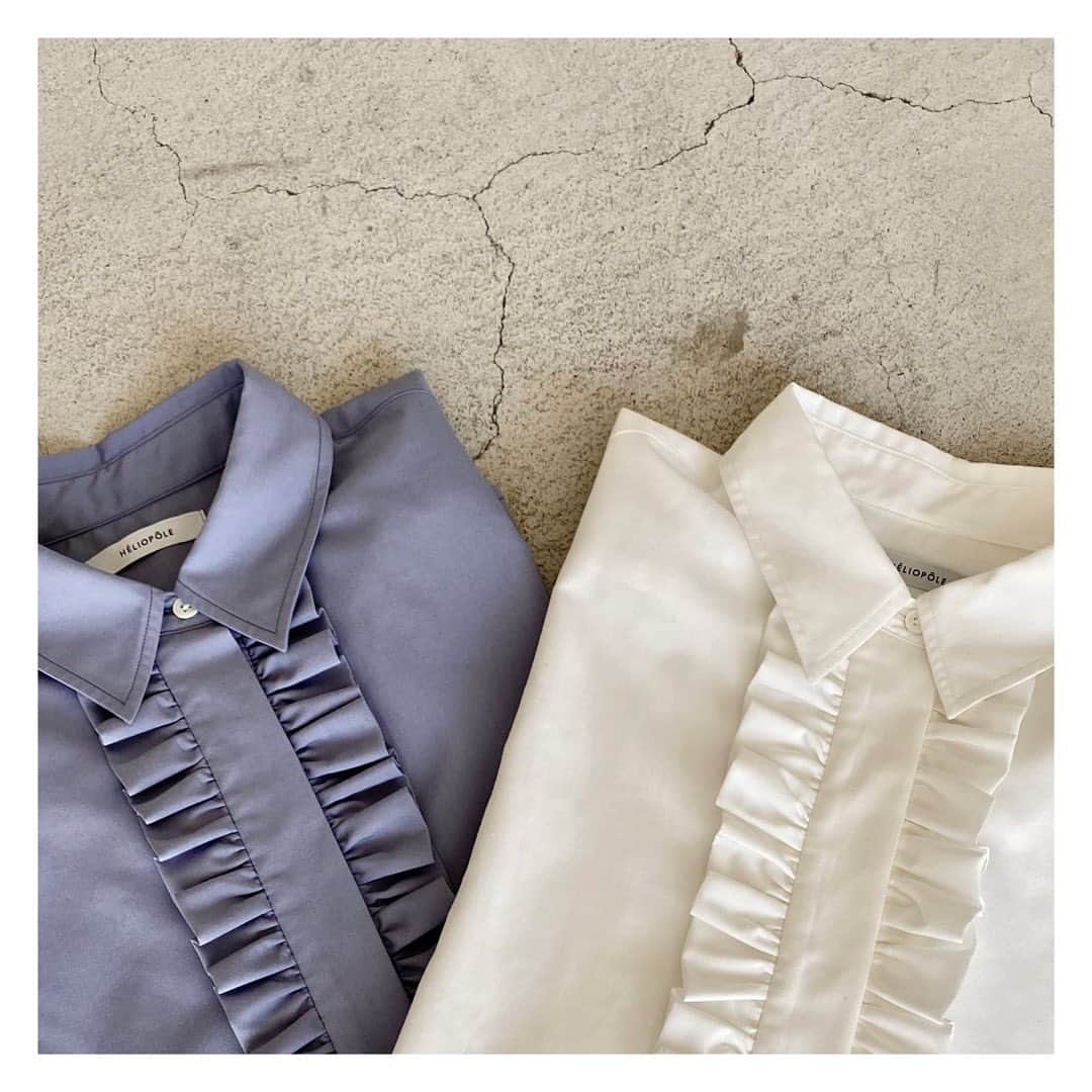エリオポールのインスタグラム：「【2023 AUTUMN COLLECTION PRE-ORDER】 HÉLIOPÔLE秋の新作の先行予約受付中   ＜FRILL SHIRT＞ Ref: 23003019036HN 25,300 yen Color: WHITE / BLUE Size: 38 前立てに華やかなフリルを施したクラシカルなシャツ。ニットやジャケットなどのレイヤードでも楽しめる1枚です。  @heliopole_official #HELIOPOLE  #エリオポール」