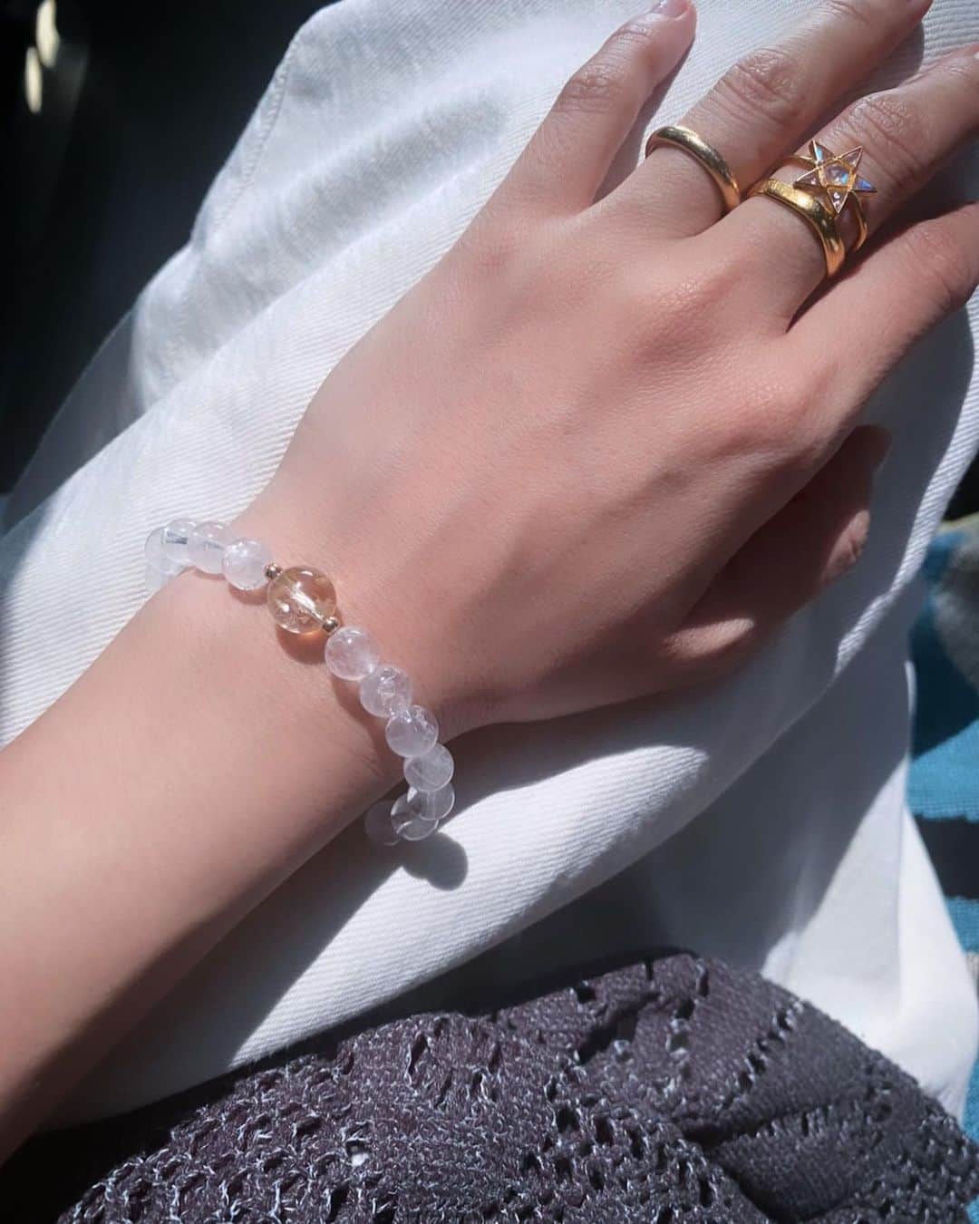 水川あさみのインスタグラム：「最近のおてて✋🏻💅🏻💍📿☯️」