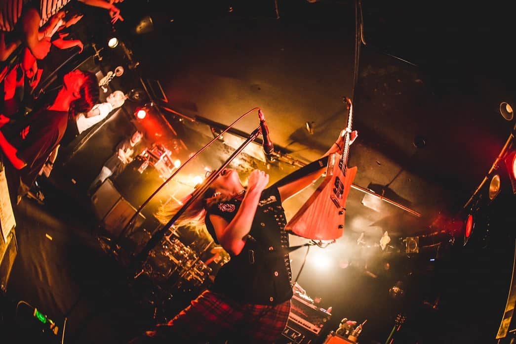 あやぺたのインスタグラム：「PUNK ROCK PRINCESS TOUR 2023-24  2023年7月13日(木) 千葉LOOK w /  ORESKABAND  photo by @naoto_iwabuchi_」