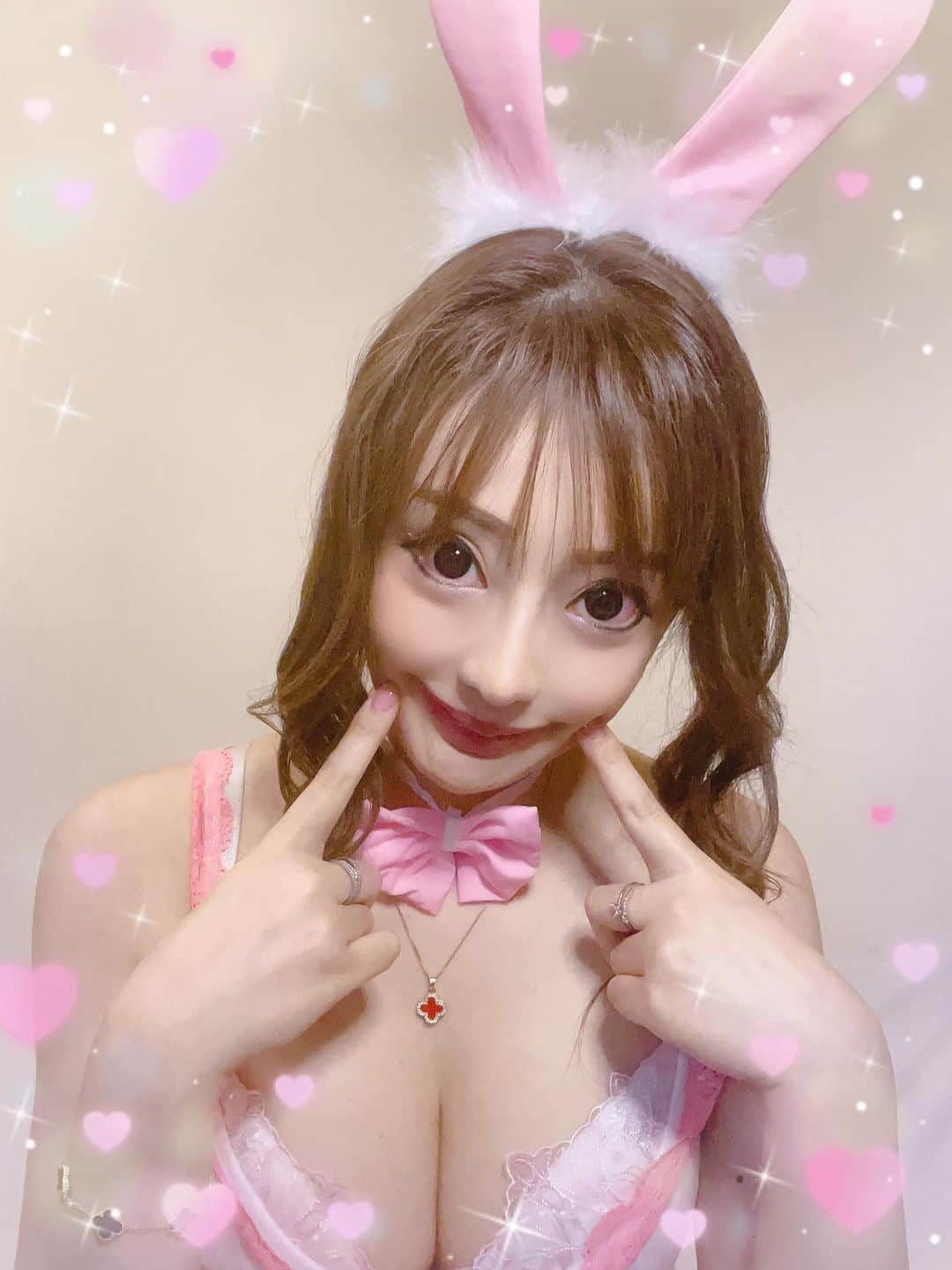 椿朋海さんのインスタグラム写真 - (椿朋海Instagram)「. タレ目になって、歯🦷の白過ぎるともみ❤️  体重も、マイナス5キロ成功！✨  なんか画質悪いのはなんでなん？？😵」8月6日 14時53分 - tomomitsubaki