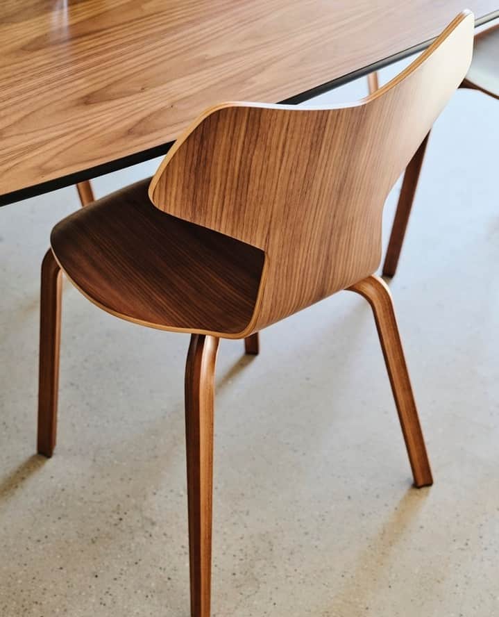 フリッツハンセンさんのインスタグラム写真 - (フリッツハンセンInstagram)「The iconic Grand Prix™ chair designed by Arne Jacobsen. ⁠ ⁠ Do you know how the chair got its name? ⁠ ⁠ A) It was designed for a racing event⁠ B) It won the highest honour at Milan Triennale ⁠ C) It was named after the designer's favourite pet⁠ D) Nobody knows ⁠ ⁠ Share your answer in the comments below. ⁠ ⁠ Find the answer to the quiz and learn more about the Grand Prix™ chair, its history and expressions via the link in bio.⁠」8月6日 15時25分 - fritzhansen