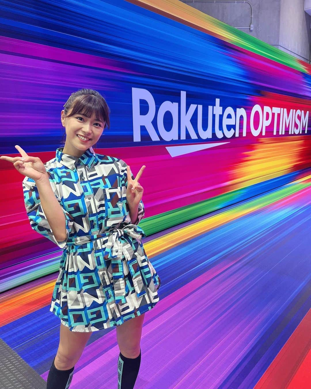 山内鈴蘭のインスタグラム：「楽天イベント【Rakuten OPTIWISM フューチャーフェスティバル】楽天GORAステージにてトークショー参加してきました😆💖  8/2-8/6まで開催していて 本日最終日🎊  楽天GORAブースでは、最新AIを使用した【AIソリューション診断】というスイング解析をしてもらいました！  判定は…Aでexcellent！だって💖  その他にも様々なブースがあって、行くだけで貰える特典も多く、AIを使ったゲームや体験、日本各地のグルメブース、旅行券が無料で当たる抽選もあったり😍😍😍  最強に楽しかった😆😆😆 (お仕事で行ったのに空き時間ほとんど遊びに行ってた笑)  楽天GORAブースのスタッフの皆様がとっても優しくて、皆さんとパシャリ🥺💖  楽天GORAはプライベートでもゴルフ場予約する際にとてもお世話になっているので、今回皆様にお会いできて嬉しかったです❤️❤️❤️  お買い物パンダ🐼ヘッドカバー可愛すぎる🌈大切に使わせていただきます⛳️  #楽天GORA #rakutenoptimism2023 #Rakuten #楽天 #パシフィコ横浜 #楽天モバイルパーク宮城 #ゴルフ #ゴルフ女子 #ゴルフ場予約 #ゴルフアプリ ゴルフブランド #gorurun #ゴルラン #ゴルフスイング #ゴルフ動画 #スイング動画 #スイング解析」