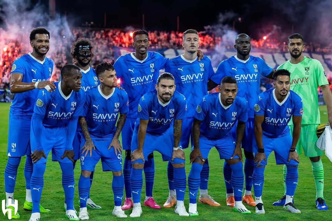 マウコム・フィリペ・シウヴァ・デ・オリヴェイラのインスタグラム：「Trabalho em equipe💪🏾, estão todos de parabéns 🎉💙🤍7️⃣7️⃣  Estreia ✅  Semi-final ✅  Gol⚽️✅ “NOITE PERFEITA “ 🫶🏾」