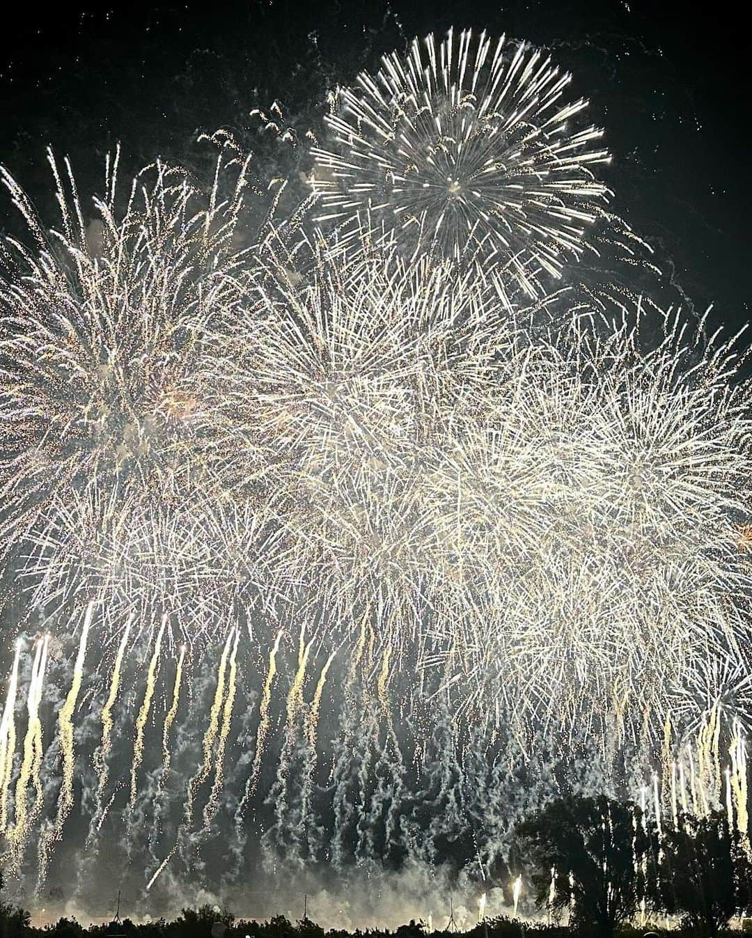 黒田瑞貴さんのインスタグラム写真 - (黒田瑞貴Instagram)「花火見てきました🎆！  #fireworks #japaneseculture #tokyofireworks #tokyo」8月6日 8時21分 - kurodamizuki_