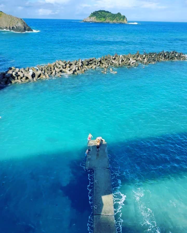 のインスタグラム：「おはよう☀  今日も天気まだ大丈夫。  MEN'S DIET筋トレチャンネル @mens_diet   #海 #海水浴 #夏休み #ボディーコーディネーターyoshi #メンズダイエット #ナチュラルトレーニー #ナチュラルビルダー #ドラッグフリートレーニー #アンチドーピング #フィジーク #フィジーカー #ボディビル #ボディビルダー #腹筋　#腹筋トレ　#腹筋トレーニング #胸トレ #胸トレメニュー #筋トレダイエット #筋トレ #大胸筋 #大胸筋エクササイズ #chest #chestworkout #muscle #workout #workoutmotivation #fittness #drugfree #drugfreetrainer」