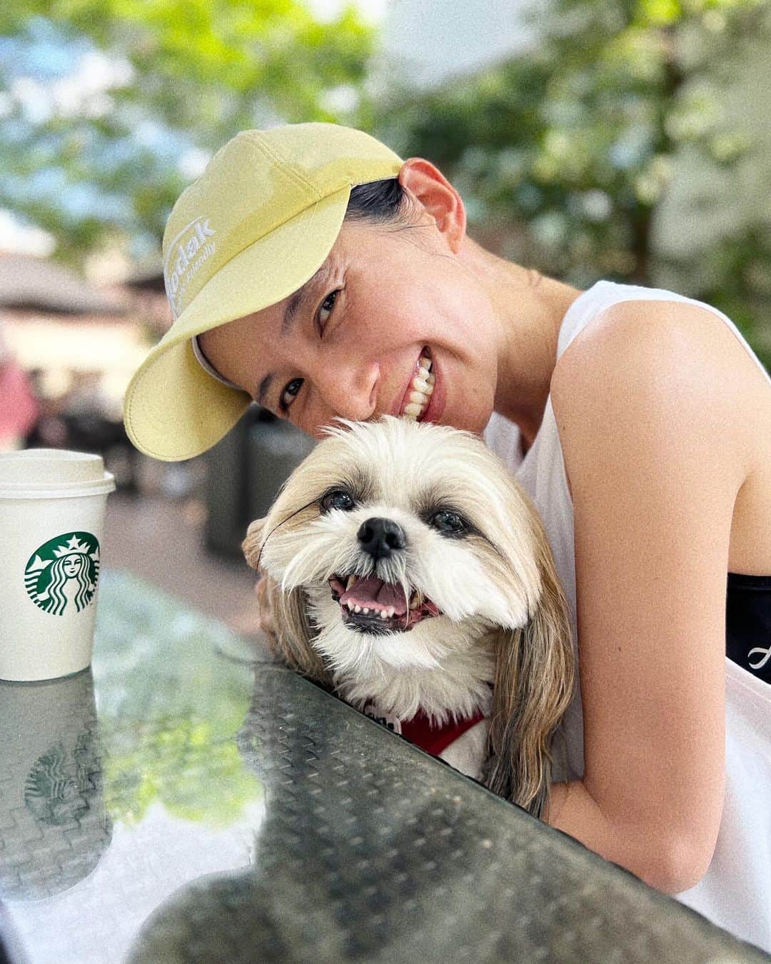 kazumiさんのインスタグラム写真 - (kazumiInstagram)「朝ラン6km🏃‍♀️🏃‍♀️🏃‍♀️ 毎日暑くてノロノロランニングだけれど、、 とりあえずコツコツ🐾  愛犬が朝からご機嫌で嬉しい日曜日。 カブキはサマーカットにしたよ🐶💇‍♀️☀️  #朝ラン#ランニング#ランニングウェア#kazumiのフルマラソンへの道#ランニング女子#カブキ#シーズー#犬のいる暮らし#犬」8月6日 9時00分 - kazumi0728