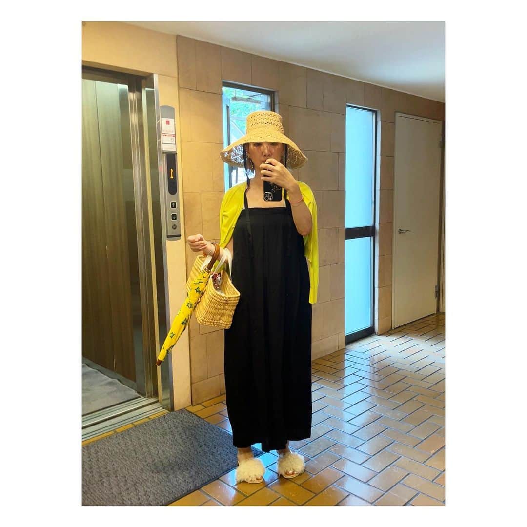 阿部洋子さんのインスタグラム写真 - (阿部洋子Instagram)「👗👒👙👕👘👗👚  #最近のあたす  と #ちょっと前のあたす   #ootd #sotd  #記録   ジムのエントランスで📸撮りがち🙄 なのでぐったり顔＆ラフな格好多し🫠  #fashion #fashionaddict」8月6日 9時02分 - hirocoring