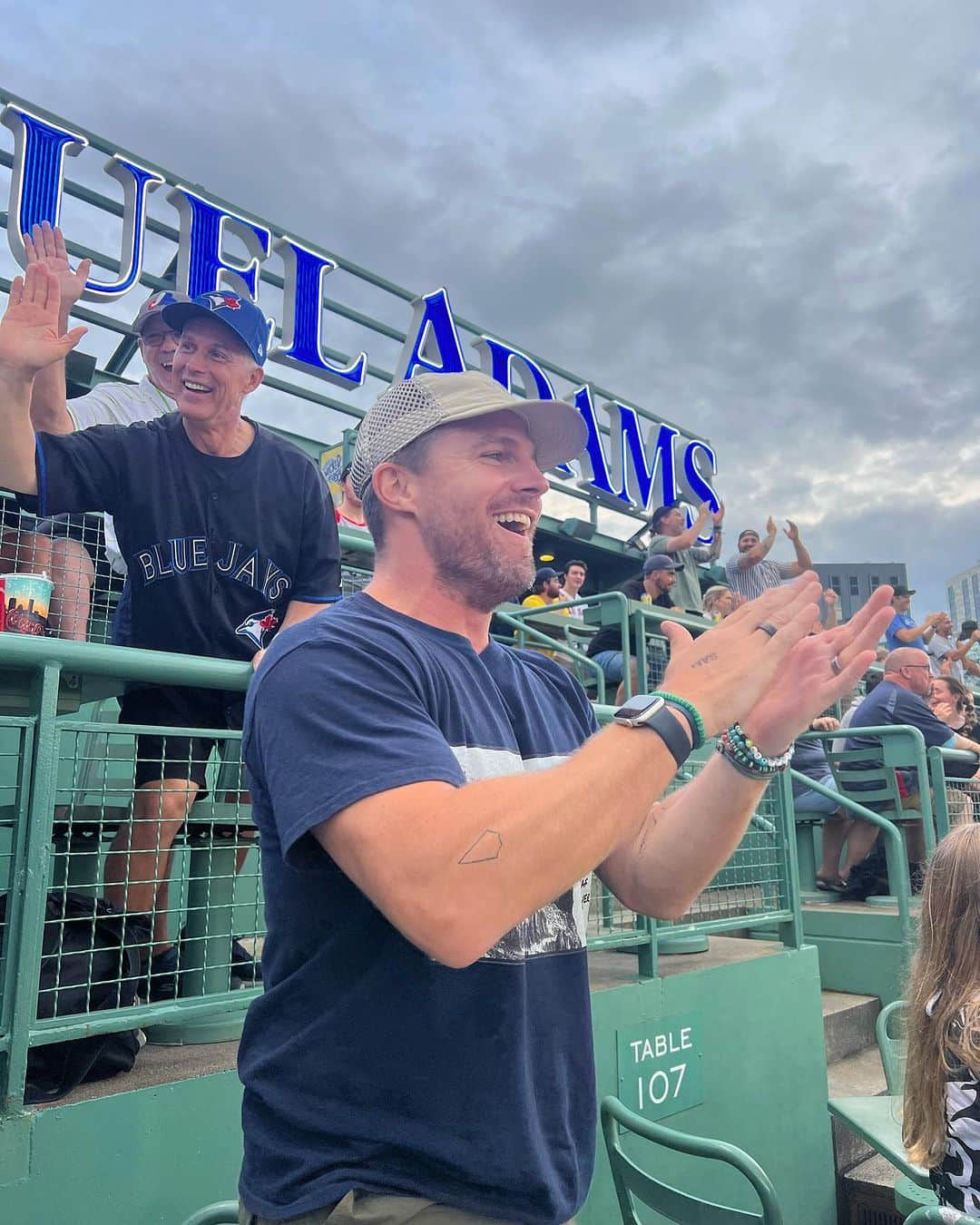 スティーヴン・アメルのインスタグラム：「Boston!! You have my heart. Thank you for welcoming me to your city. Let’s go @bluejays —」