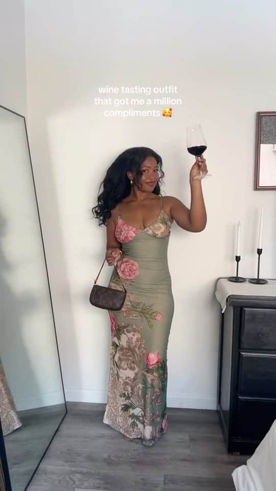 tiger Mistのインスタグラム：「TikTok made me buy it. ♡ @hellodrea16 stuns in the viral Julianna Dress. Make it yours! 💌」