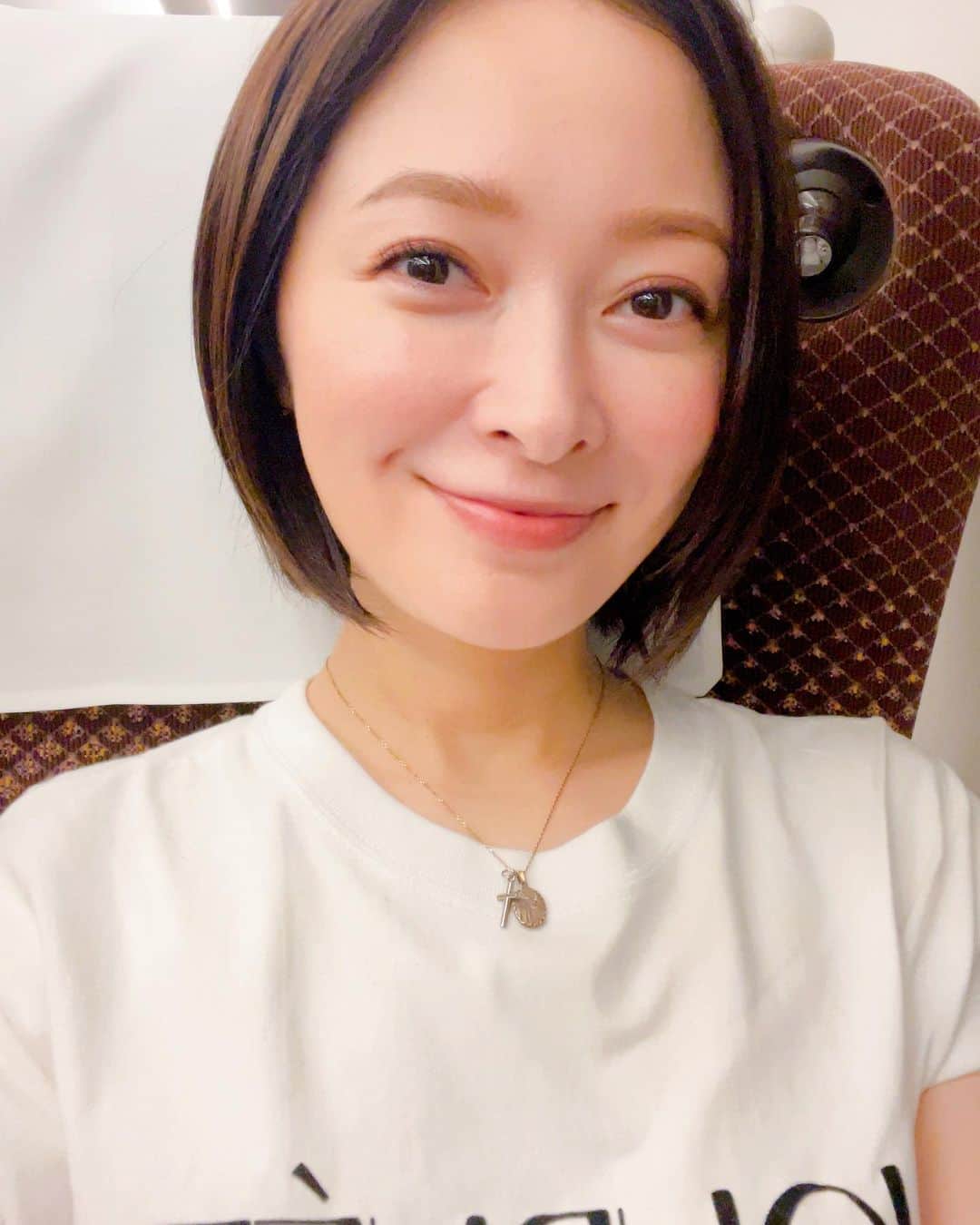 のインスタグラム：「. おはようございます♪  昨日出張から帰宅しました 東海3県を巡る旅、行く先々で温かく 迎え入れてくださって嬉しかったです。  今朝はおうちの掃除から🧹 空気も入れ替えて気持ち良い☺️  素敵な週末になりますように✨」