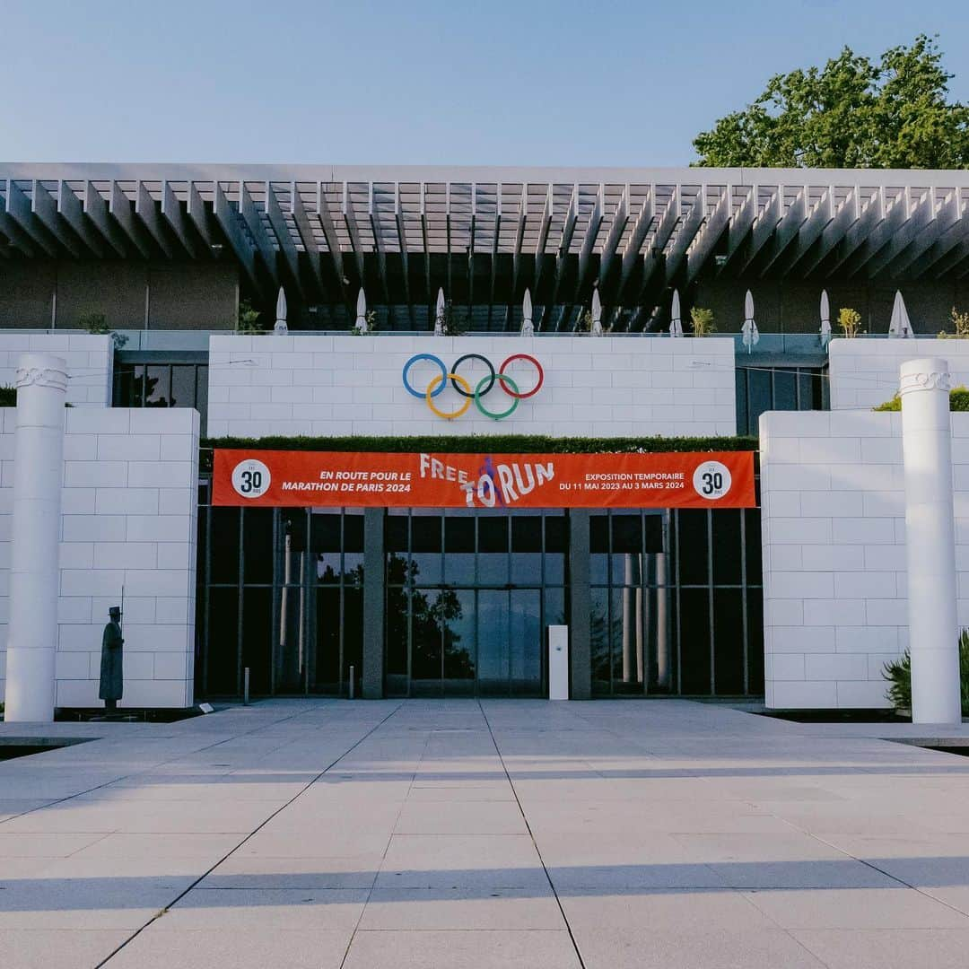 アレックス・シブタニさんのインスタグラム写真 - (アレックス・シブタニInstagram)「Lausanne, Switzerland… the Olympic Capital.   "Citius, Altius, Fortius – Communiter" // "Faster, Higher, Stronger – Together"   @olympics @olympicmuseum   #lausanne #switzerland #olympic #olympics #leicaq #leicam10r #leica #shotsbyshibs」8月6日 9時46分 - alexshibutani