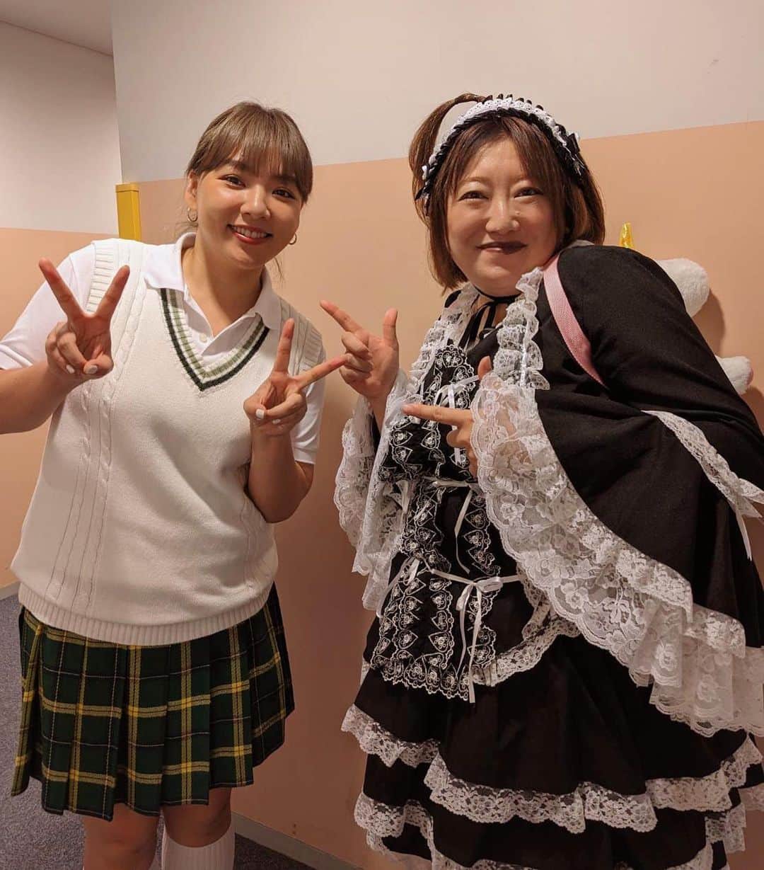 のインスタグラム：「昨日放送のゴッドタン🎙️ 黒沢さんの切実な思いがとても伝わるのですが、とても面白かったです笑 わたくしも半分以上なんかわかるわかる！とかおもいながら笑💦 もうちょっと、もうちょっとだけでいいから、制服がもうちょっと似合うようになりたいです笑 学生の時から制服が似合わなくてねーーー なのにずっと制服着る仕事してます🩷🤣 ・ 黒沢さんの叫びをどうぞ聞いてください🎤📢 何気に黒沢さんの髪型が私は気に入っていますm(_ _)m」