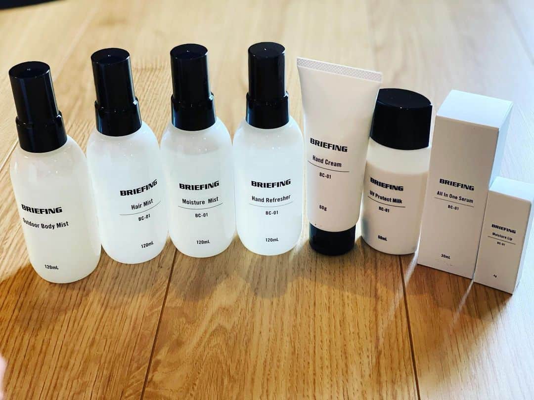 一ノ瀬優希のインスタグラム：「BRIEFING様から化粧品頂きました💛 ありがとうございます☺️  どれもいい香りだし、ベトベトしてなくて、今からの時期にいい感じ😆  紫外線に当たりまくるゴルフは、しっかりと肌ケアしないとですね😙  #briefing」