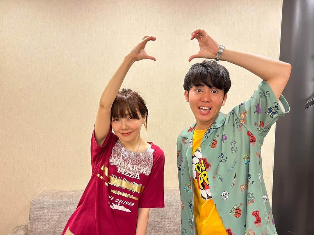 樋口大喜さんのインスタグラム写真 - (樋口大喜Instagram)「29.08.06. TURN BACK to aiko デビュー25周年特別企画！ . 「秋 そばにいるよ」をピックアップ！ この時は「声帯の曲がり角」で声に悩みながら、レコーディングをしていたそう。でも今聴いてみると、その時の自分だと思える。 . 「マント」は今も歌うときに大事にしているポリシー的な一曲。 是非ラジオ「#FM802」で聴いてください！radikoでタイムフリー！ . 一旦これにて幕。 aikoさん念受け取りましたよ？ 次回もお楽しみに〜！ #aiko」8月6日 10時27分 - itsdaikyhiguchi