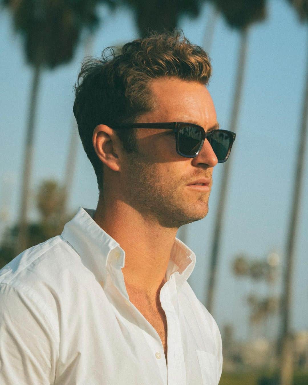 のインスタグラム：「Old Faithful, aka: A plain white shirt. Style can be many things, but it doesn’t need to be complicated.」