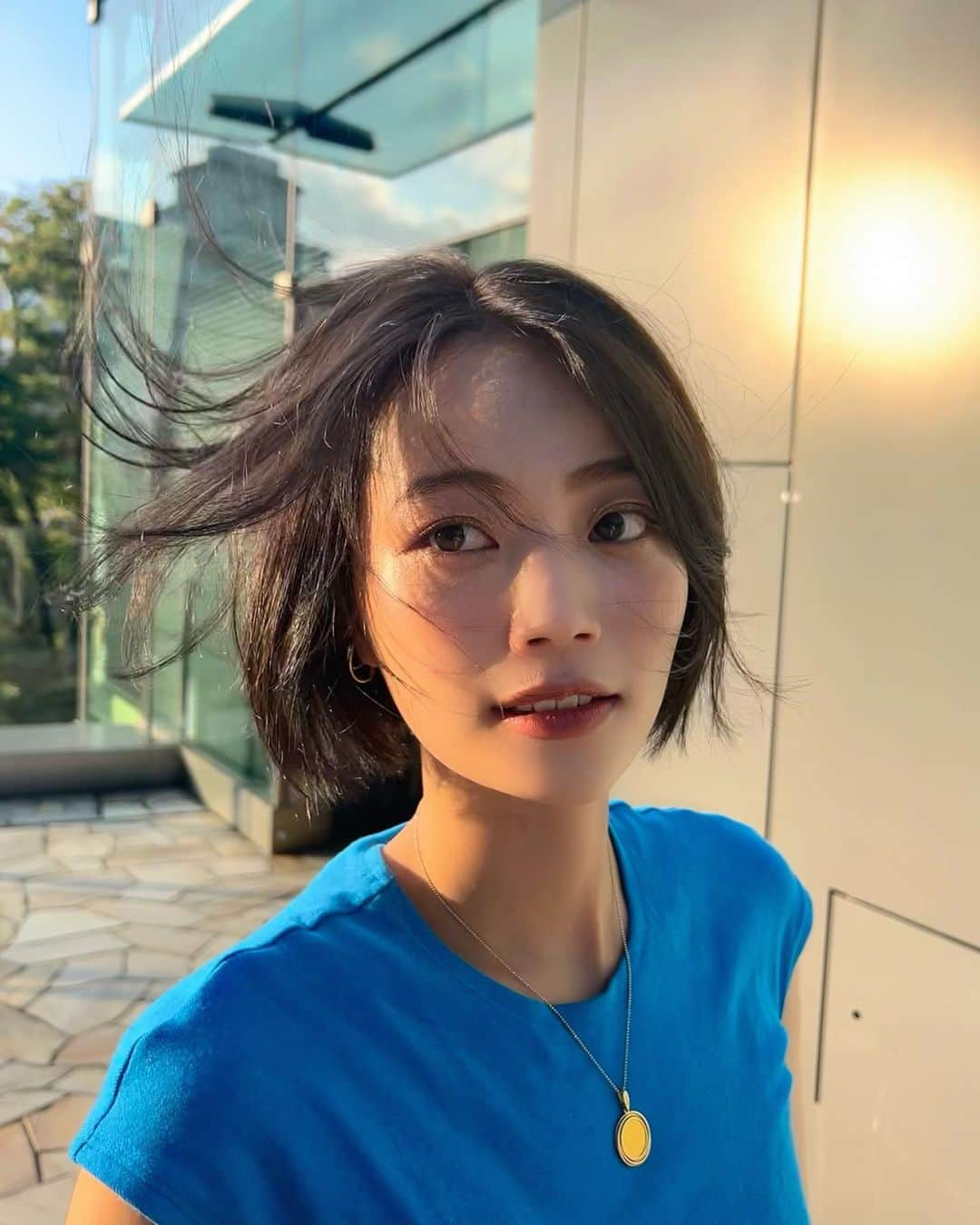 藤野結衣さんのインスタグラム写真 - (藤野結衣Instagram)「New hair🤳💙  撮影に向けてヘアメンテしてきた✌︎  . . . . #newhair #ショートヘア #ショートボブ #ヘアカラー」8月6日 20時45分 - yui_fujino