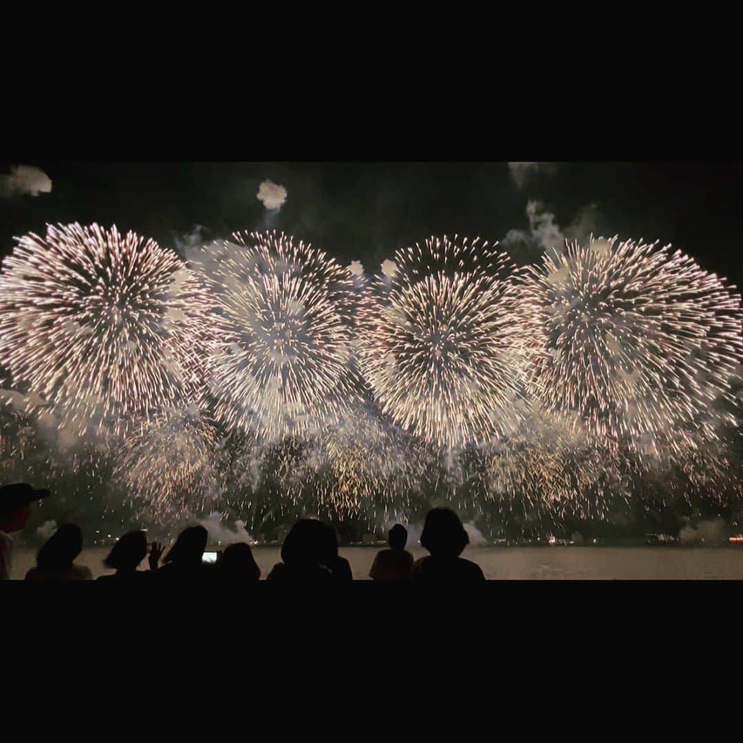 谷口大智のインスタグラム：「夏といえば…これ‼️って感じでしたね🎆  そして子供2人と濃い夏休みを過ごしてます😌シーズンはじまればまたたくさん我慢させてしまうから。  いっぱい笑っていっぱい怒っていっぱい寝て、本当幸せでした😁笑  #dtのオフ」