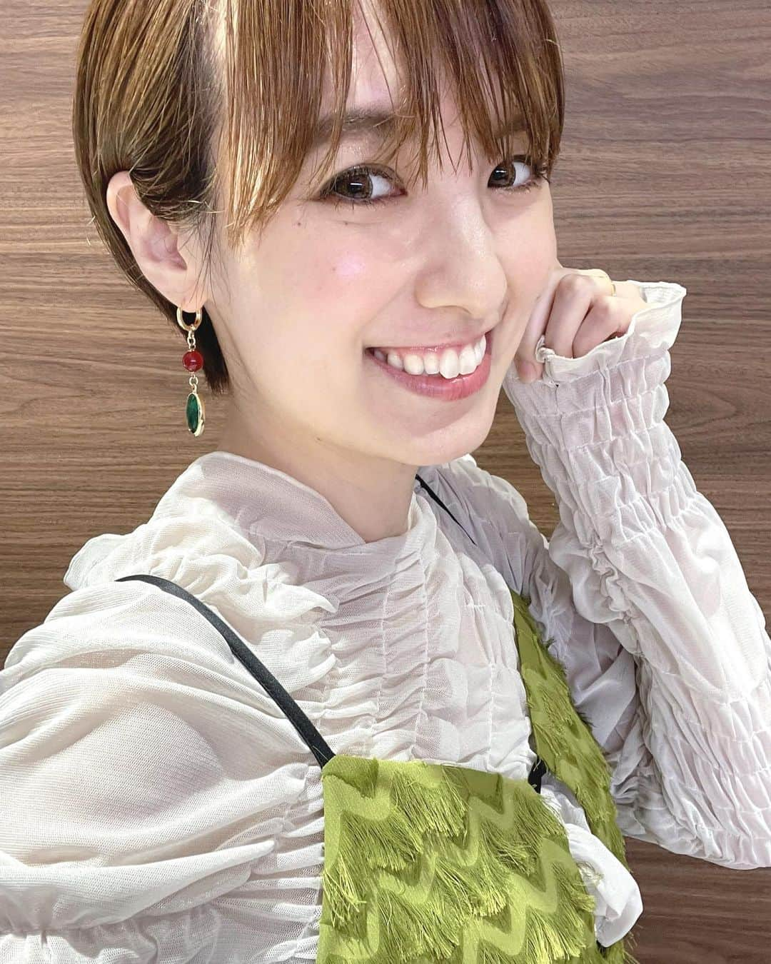 南明奈さんのインスタグラム写真 - (南明奈Instagram)「《プチブランチ》衣装✨  写真1・2枚目 ワンピース @sahara_japon ブーツ @randa_pic ピアス @unoaerre_japan  写真3・4枚目 チュールトップス @fumiku_tokyo ワンピース @_vacancy_official サンダル @reedit_official @the.pr__ ピアス @unoaerre_japan  写真5・6枚目 トップス.ブーツ @randa_pic ビーズベスト @heki_official パンツ @maria_official.jp ピアス @plafu77  写真7・8枚目 セットアップ @milaowen_official シアーシャツ @meltthelady サンダル @dianashoespress イヤリング　 @matildarose_official」8月6日 11時15分 - akinaminami