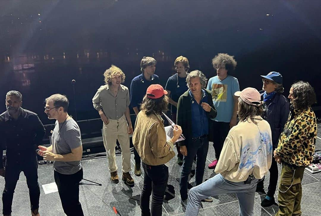 Beckさんのインスタグラム写真 - (BeckInstagram)「First night of the Summer Odyssey tour in Seattle with @wearephoenix @jennydianelewis @sirchloe 📷」8月6日 11時28分 - beck