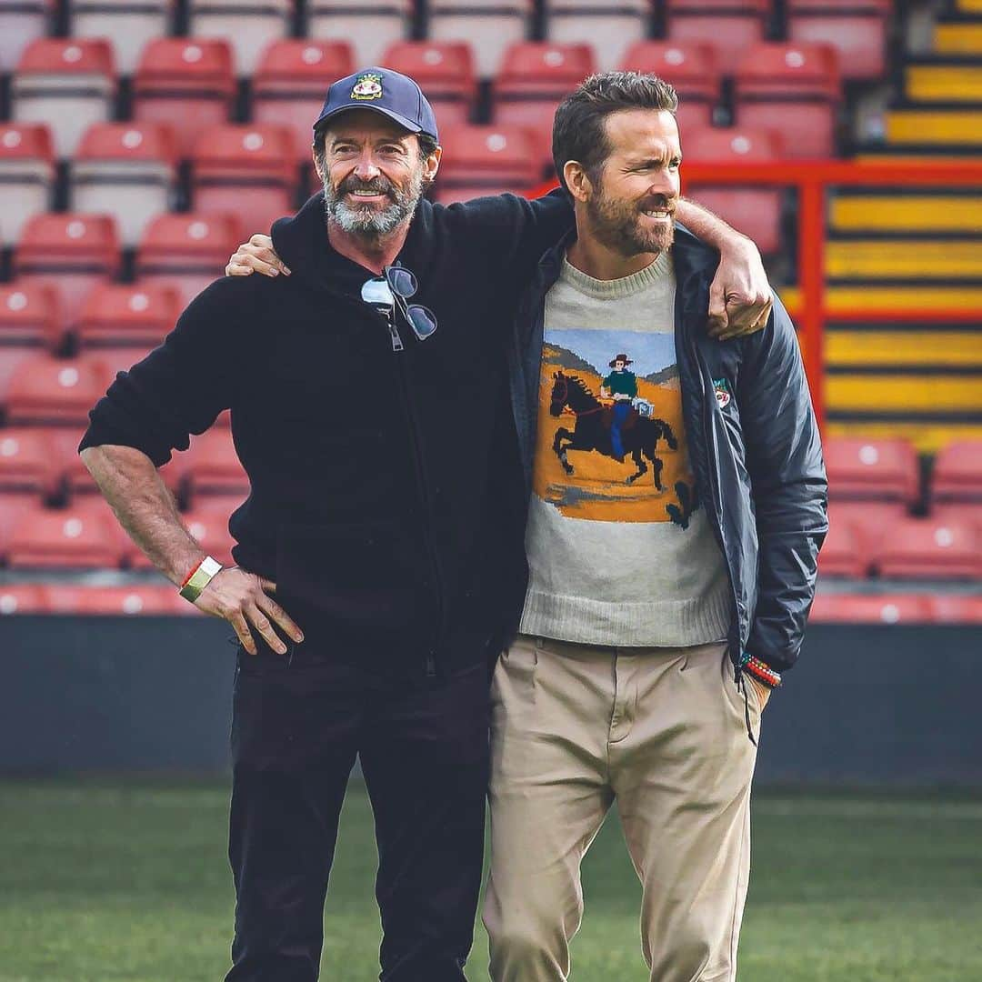 ライアン・レイノルズさんのインスタグラム写真 - (ライアン・レイノルズInstagram)「Epic opening day at @wrexham_afc. The @mkdonsfc played like heroes. Big thanks to @thehughjackman for his first and last day as “Admiral Vice Football Operations Ombudsman” because I just found out you made the fucking title up. ⚔️🏴󠁧󠁢󠁷󠁬󠁳󠁿⚔️  📷: @steaddotphotos」8月6日 11時22分 - vancityreynolds