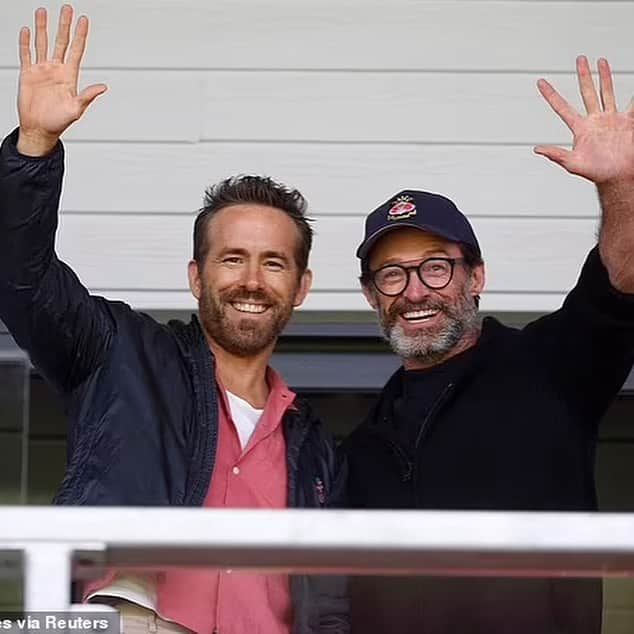 ライアン・レイノルズさんのインスタグラム写真 - (ライアン・レイノルズInstagram)「Epic opening day at @wrexham_afc. The @mkdonsfc played like heroes. Big thanks to @thehughjackman for his first and last day as “Admiral Vice Football Operations Ombudsman” because I just found out you made the fucking title up. ⚔️🏴󠁧󠁢󠁷󠁬󠁳󠁿⚔️  📷: @steaddotphotos」8月6日 11時22分 - vancityreynolds