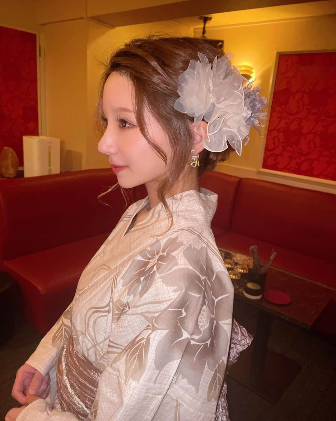 愛瀬ひびきのインスタグラム：「浴衣イベント2日間ありがとうございました👘💓   . . . . . . . . . . . . . . . . . . . . .   #佐賀 #愛敬 #佐賀キャバ嬢 #佐賀キャバクラ #キャバ嬢 #キャバクラ #ラウンジ #ヘアセット #キャバ嬢ヘアセット #中洲 #歌舞伎町 #すすきの #北新地  #銀座 #六本木   #浴衣 #夏 #お祭り #花火」